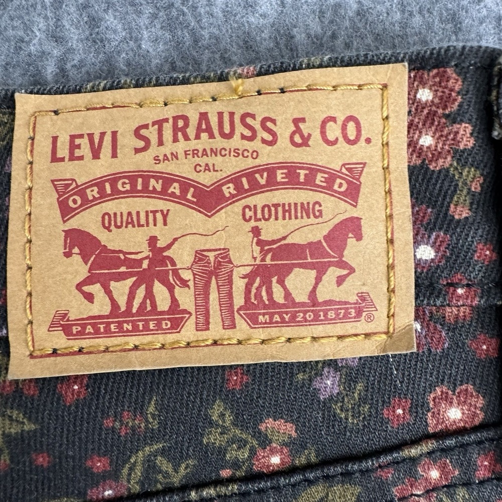 Levi's 314 Shaping Straight Floral Jeans Women's 31x30 Mid‎ Rise NWT HyperSoft - Picture 11 of 15
